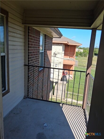 Building Photo - 1005 Circle M Dr