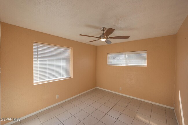 Building Photo - 213 Carnes Rd