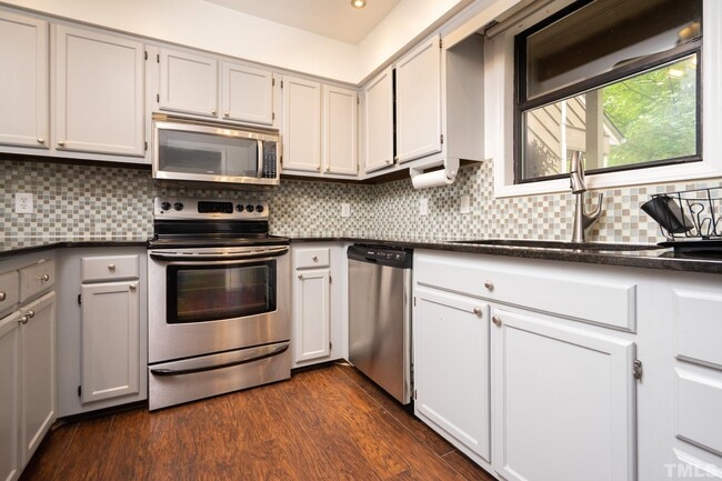 Building Photo - 108 Applecross Dr