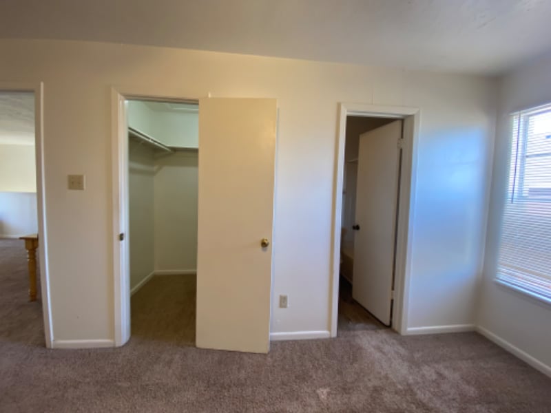 Building Photo - 402 Summer Ct