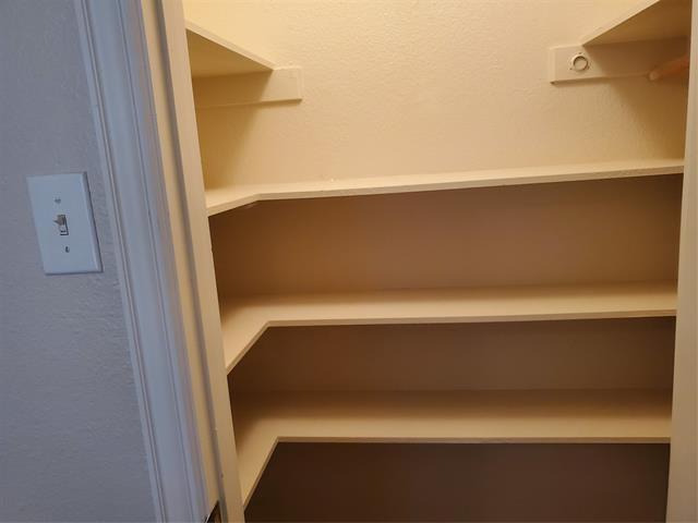 Building Photo - 5005 Boxwood Ln