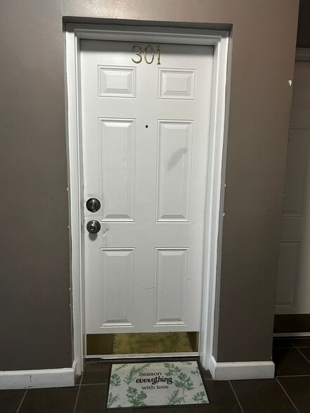 Building Photo - 713 Brandywine St SE