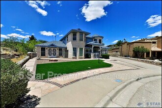Building Photo - 529 Castlerock Ln
