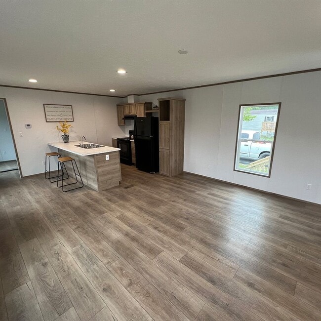 Building Photo - 16800 Jessica Rd