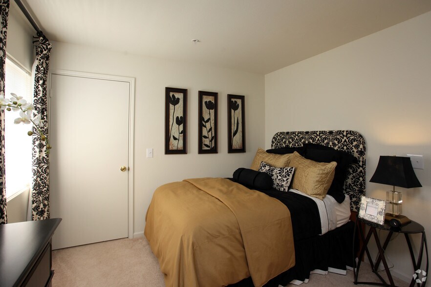 Battleground North 4048 N Battleground Ave Greensboro NC 27410