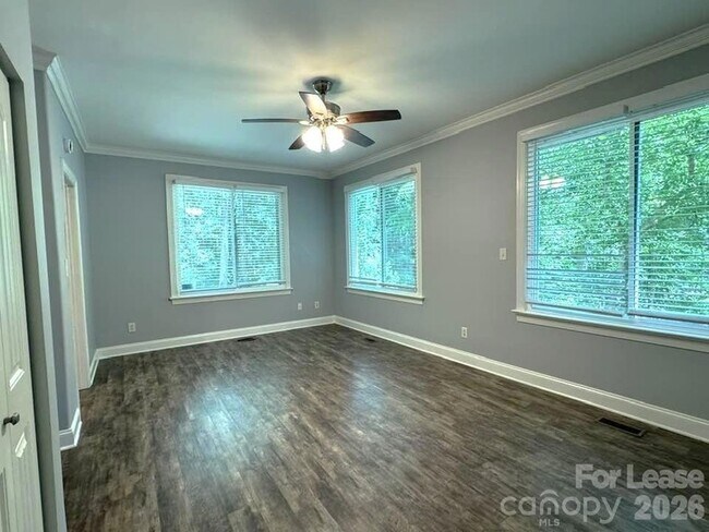 Building Photo - 6629 Tuskan Dr