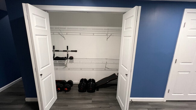 Building Photo - 58 Dartmouth Dr