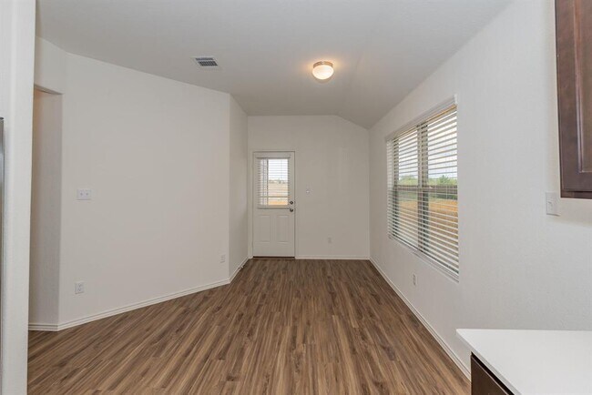 Building Photo - 509 Greatest Gift Wy