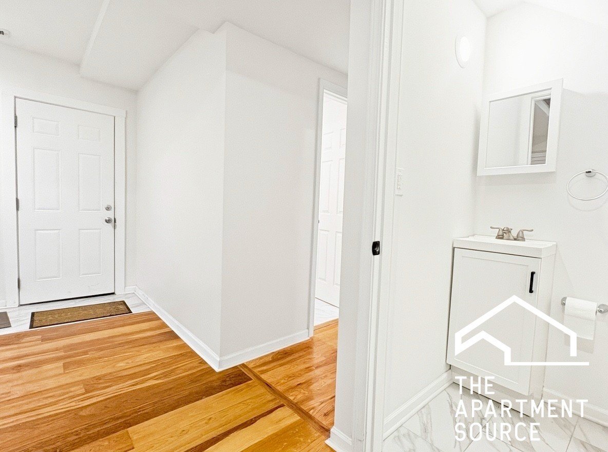 Building Photo - 1638 W 18th Pl