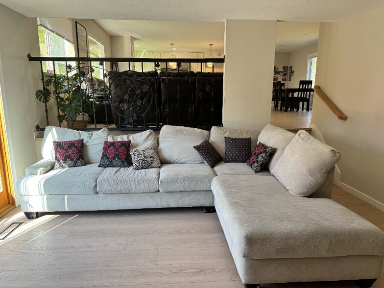 Building Photo - 361 Murindo Pl