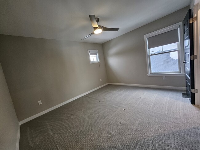 Building Photo - 228 Oakhurst Wy