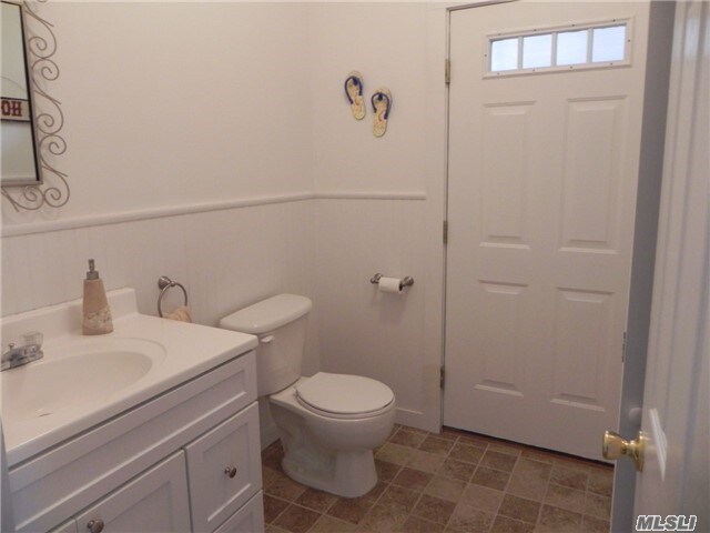 Building Photo - 20 Cove Neck Ln