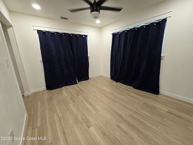 Building Photo - 2417 Colonial Dr