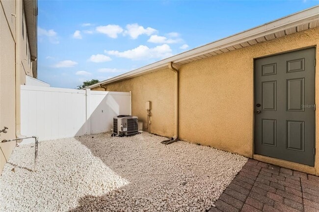 Building Photo - 16064 Old Ash Loop