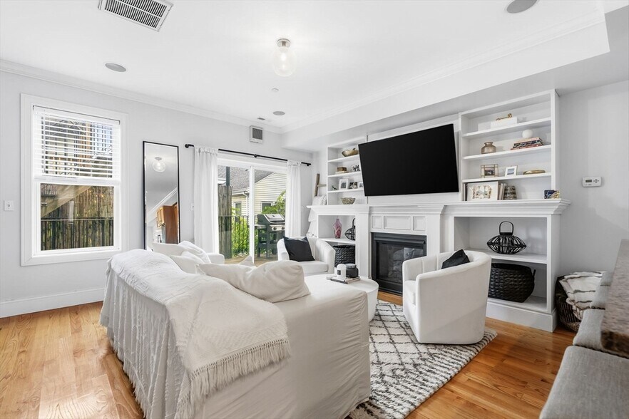 Building Photo - 180 Gold St