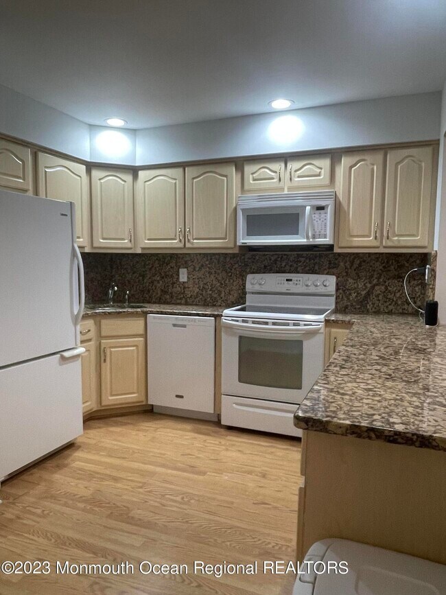 Building Photo - 3 Medford Ct