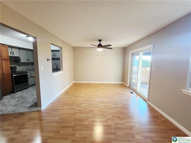 Building Photo - 241 Willow St