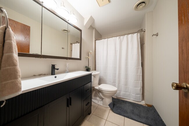 Building Photo - 3521 Widgeon Way