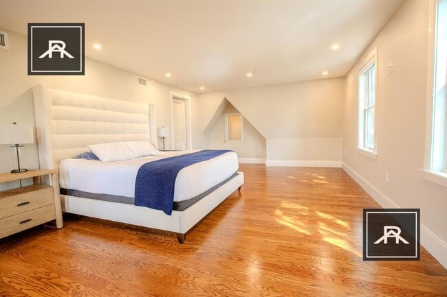 Building Photo - 3 bedroom in Brighton MA 02135