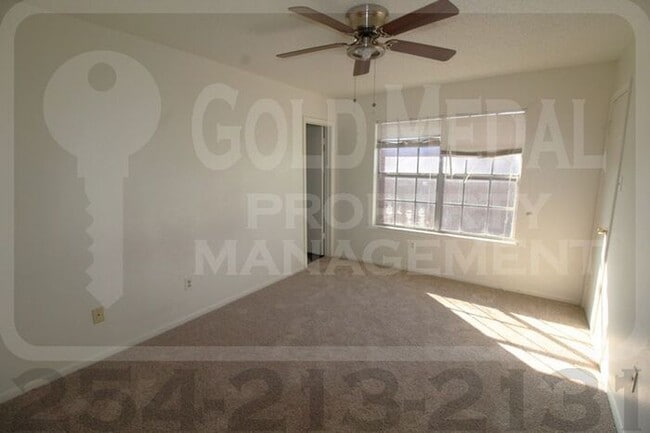 Building Photo - 1803 Cedarhill Dr