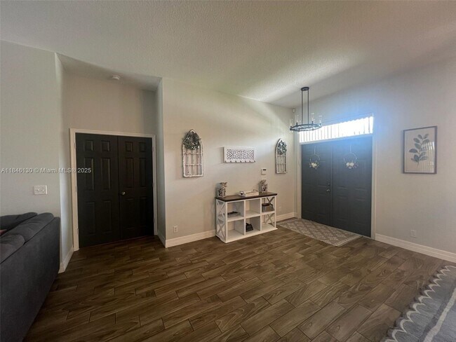 Building Photo - 6328 Hatteras Club Dr