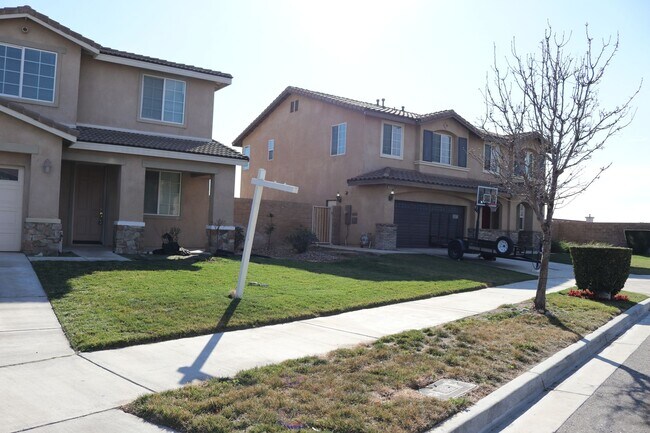 Building Photo - Spacious 4-Bedroom Home in North Fontana –...