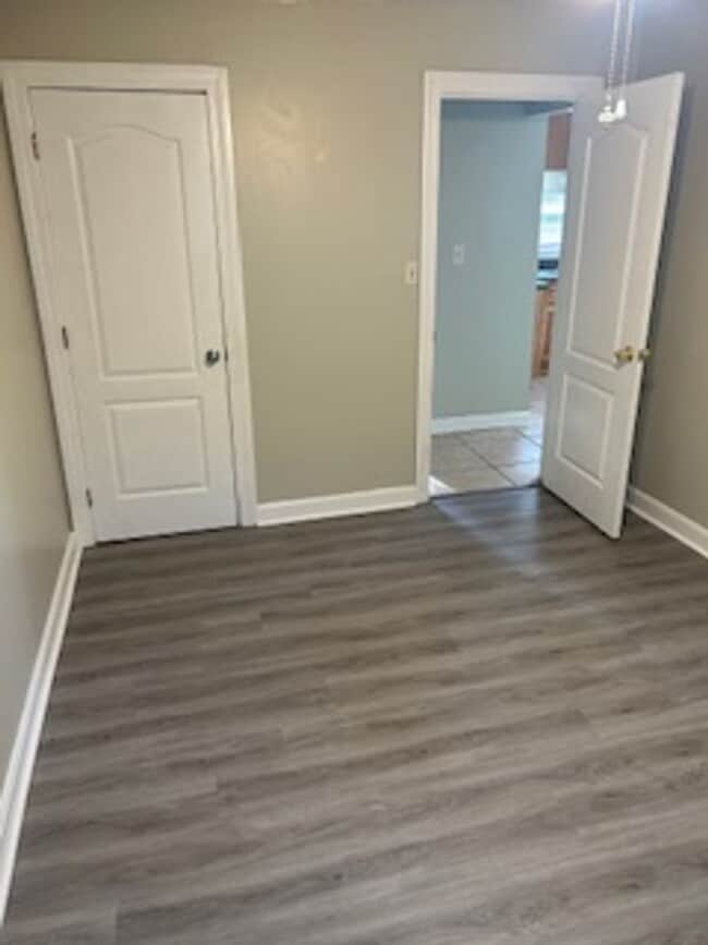 Building Photo - 3 Bedroom, 2 Bathroom Home