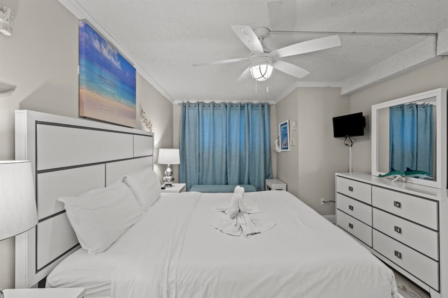 Building Photo - 8743 Thomas Dr