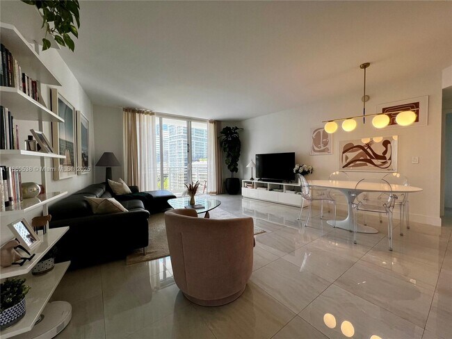 Primary Photo - 901 Brickell Key Blvd
