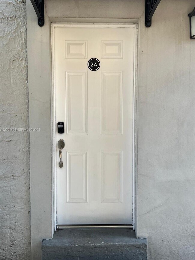 Building Photo - 2932 NW 16th Ave