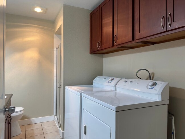 Building Photo - CLICK "REQUEST A TOUR" NOW!