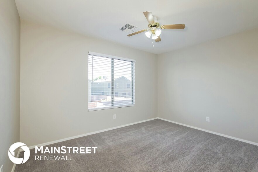 Building Photo - 12510 W Mandalay Ln