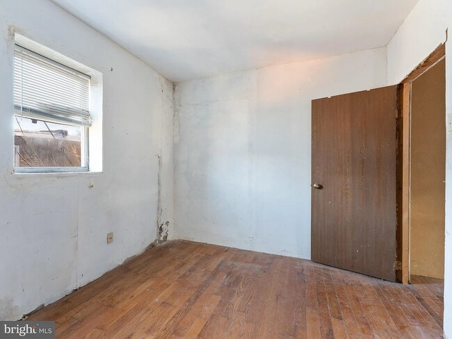 Building Photo - 1351 S 31st St