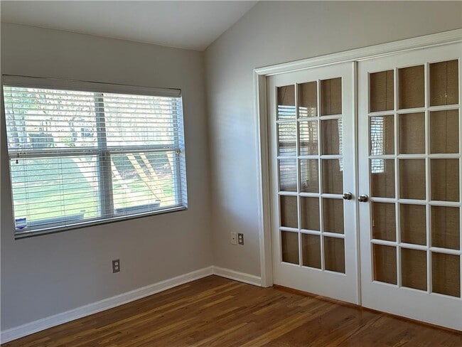 Building Photo - 1511 Stone Gate Ln SE