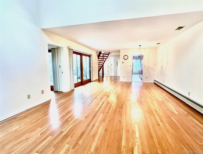 Building Photo - 15 Evon Ct