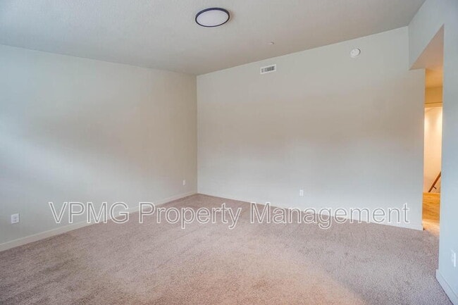 Building Photo - 137 N 44th Pl