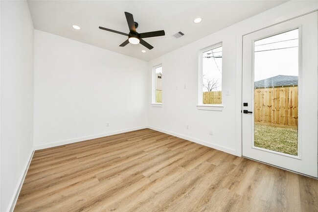 Building Photo - 5201 Fairchild St