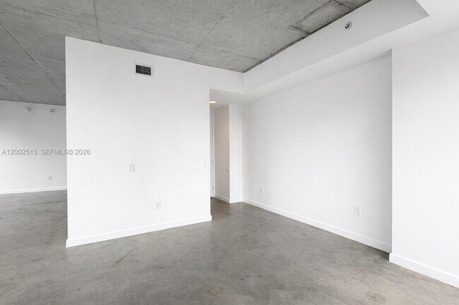 Building Photo - 151 SE 1st St