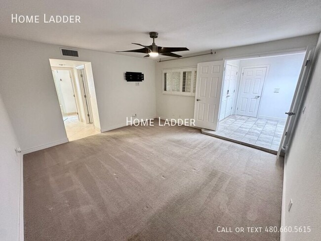 Building Photo - 8084 E Del Laton Dr