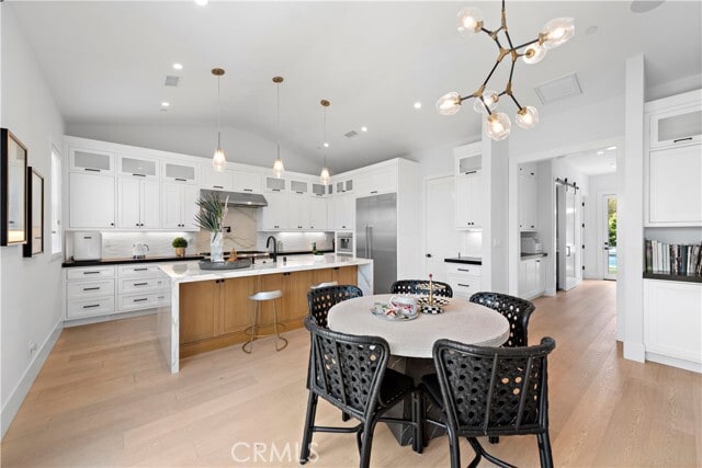 Building Photo - 2507 Alta Vista Dr