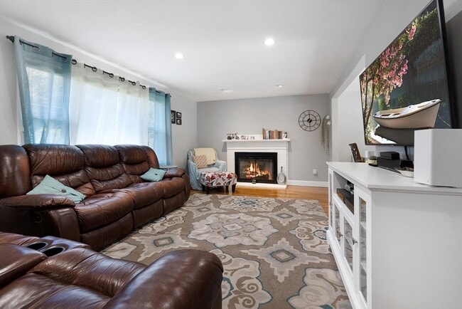 Building Photo - 440 S Main St