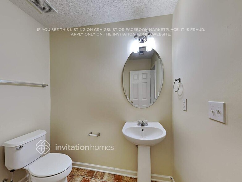 Building Photo - 168 Ranlo Ave