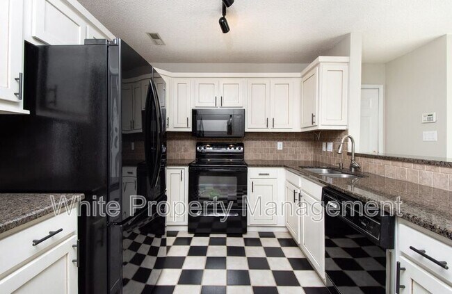 Building Photo - 3209 Silver Pond Ct