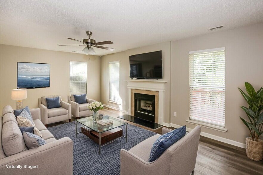 Building Photo - 137 Lantana Dr