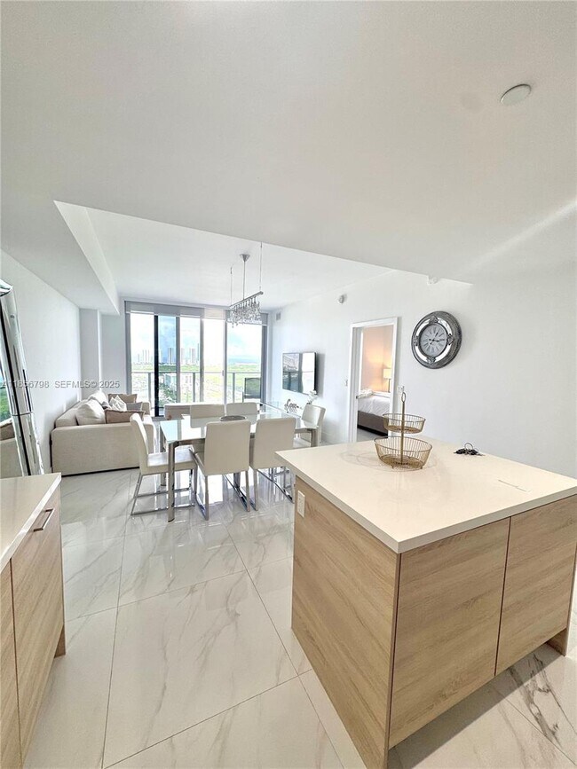 Building Photo - 16385 Biscayne Blvd