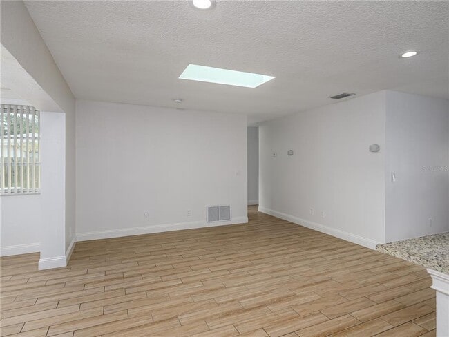 Building Photo - 14605 Brentwood Ln