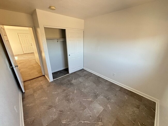 Building Photo - Charming 3Bed/1Bath apartment located in North Las Vegas— Enjoy Rent-Free Holidays!