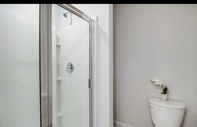 Building Photo - 12289 Sinclair Dr