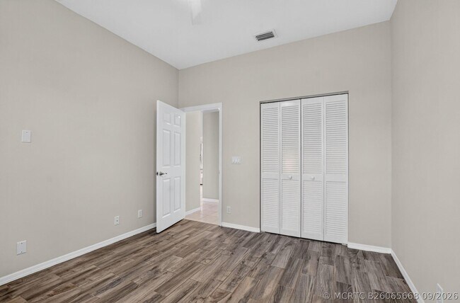 Building Photo - 10031 Lexington Estates Blvd