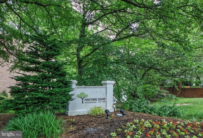 Building Photo - 2904 Kings Chapel Rd